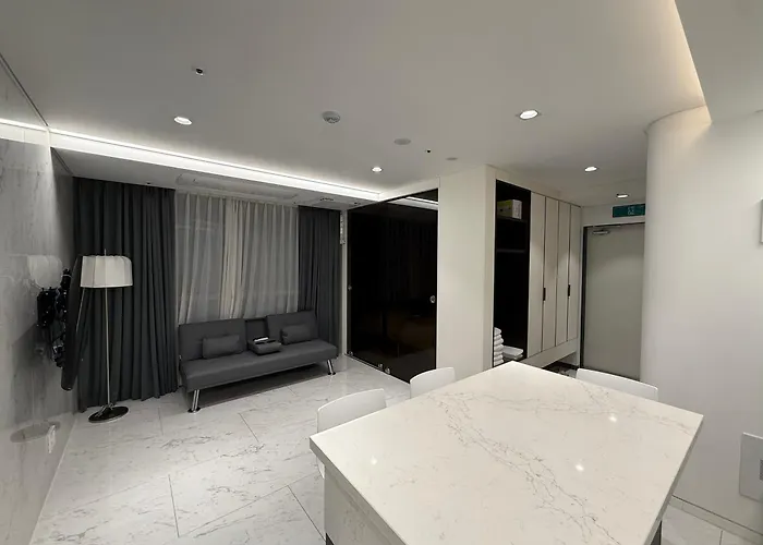 강남 서초 7 2룸 퀸베드 2 패밀리 스위트 풀옵션 Km House Seul