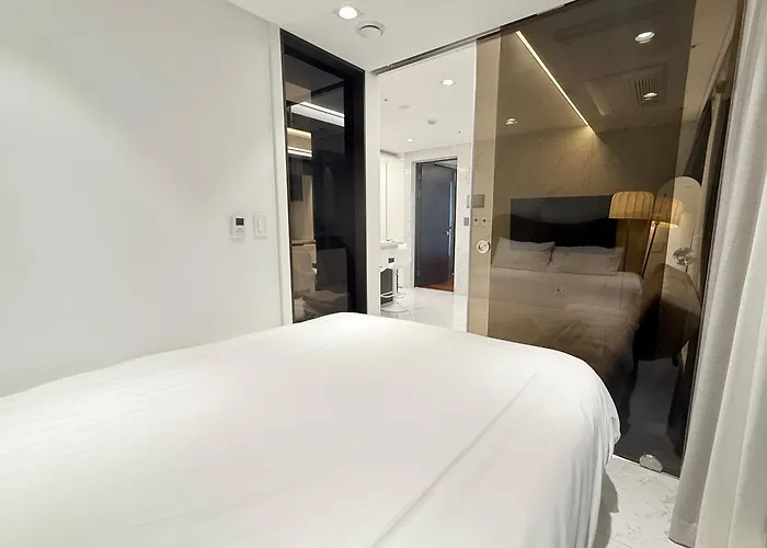 강남 서초 7 2룸 퀸베드 2 패밀리 스위트 풀옵션 Km House Seul